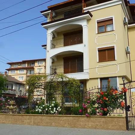 In Elitonia 5 *